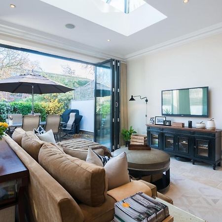 Breathtaking Putney Home With Gorgeous Garden Richmond  Bagian luar foto
