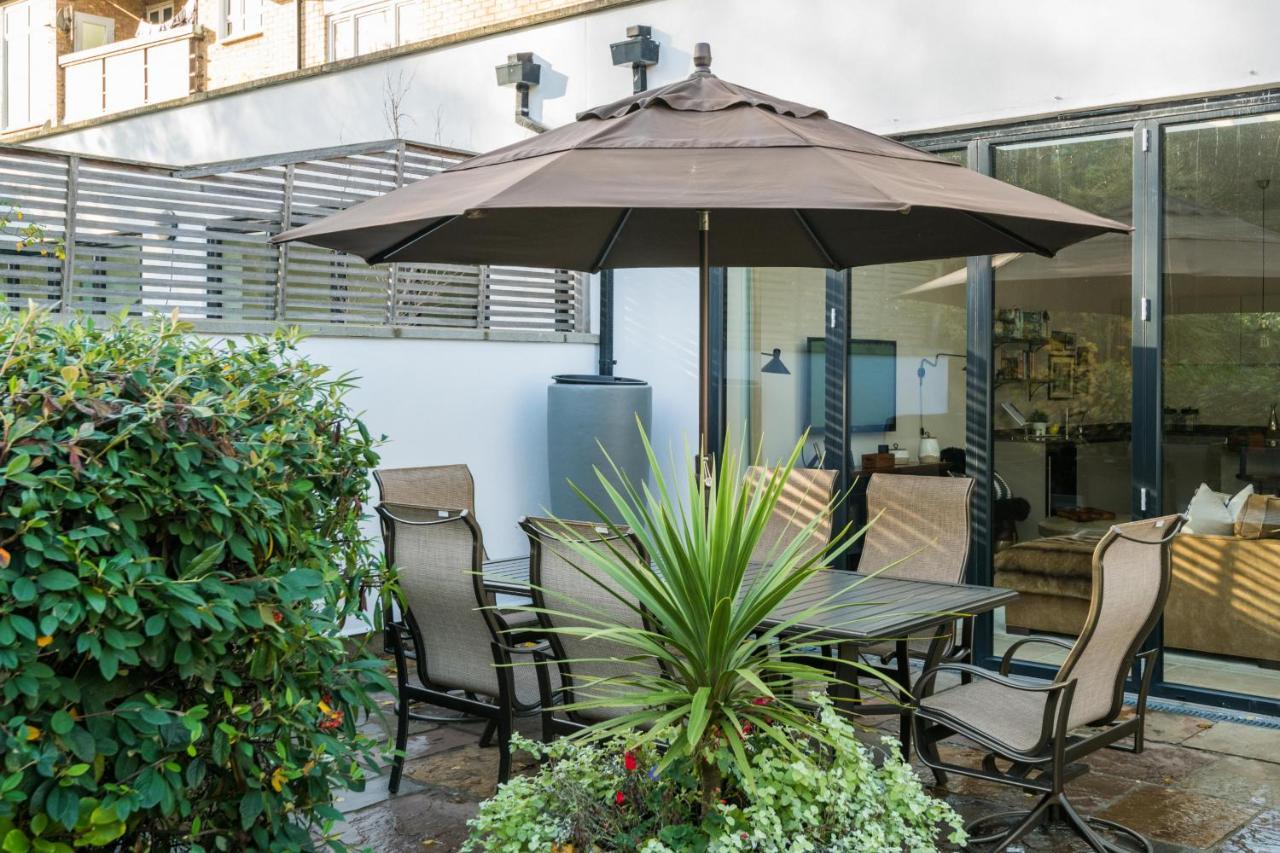 Breathtaking Putney Home With Gorgeous Garden Richmond  Bagian luar foto