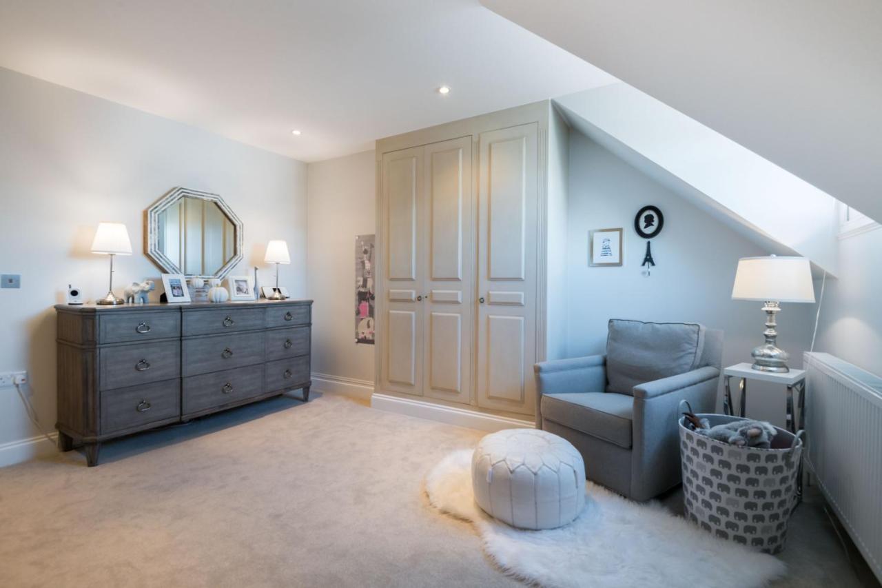 Breathtaking Putney Home With Gorgeous Garden Richmond  Bagian luar foto