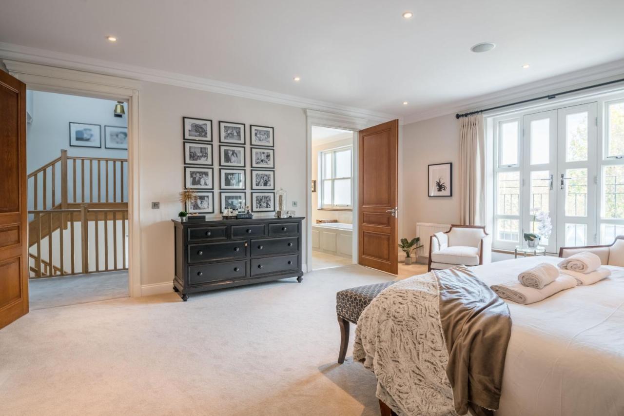 Breathtaking Putney Home With Gorgeous Garden Richmond  Bagian luar foto