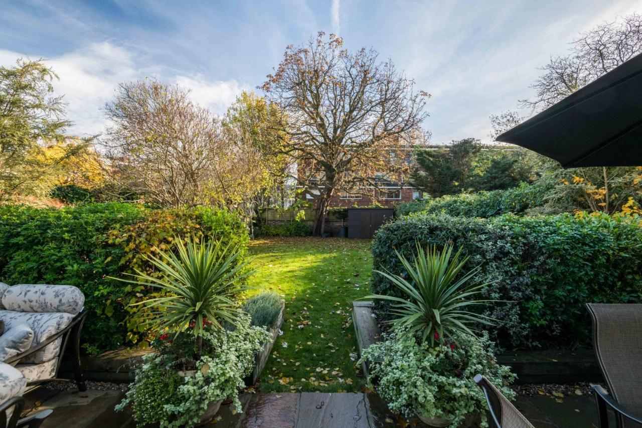 Breathtaking Putney Home With Gorgeous Garden Richmond  Bagian luar foto